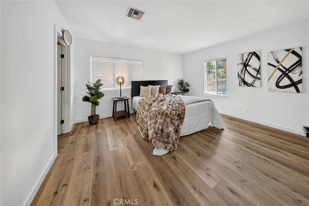 20001 Hiawatha Street Chatsworth, CA 91311