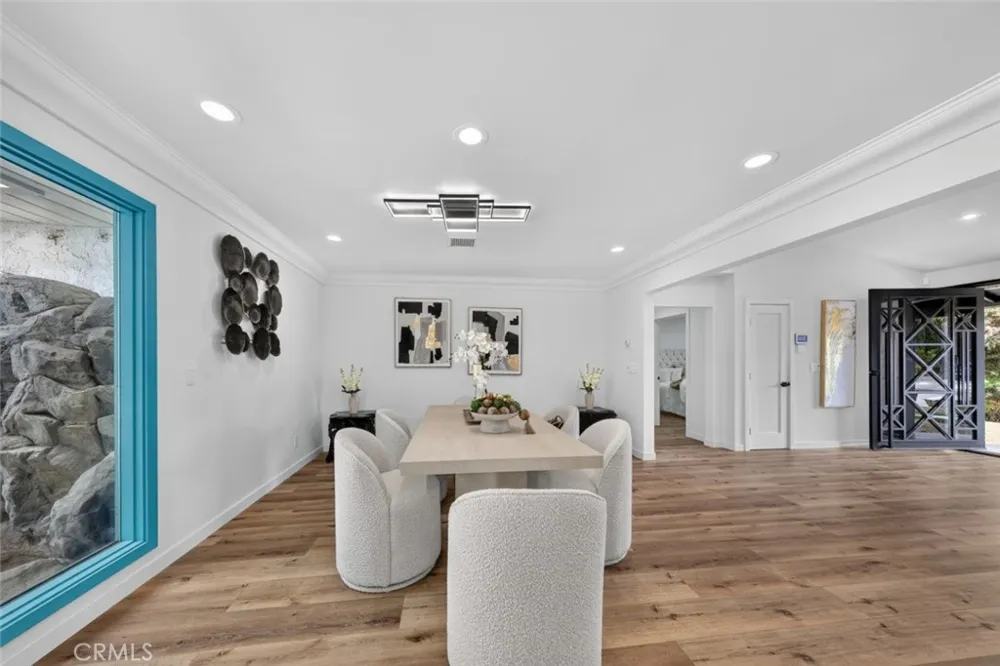 20001 Hiawatha Street Chatsworth, CA 91311