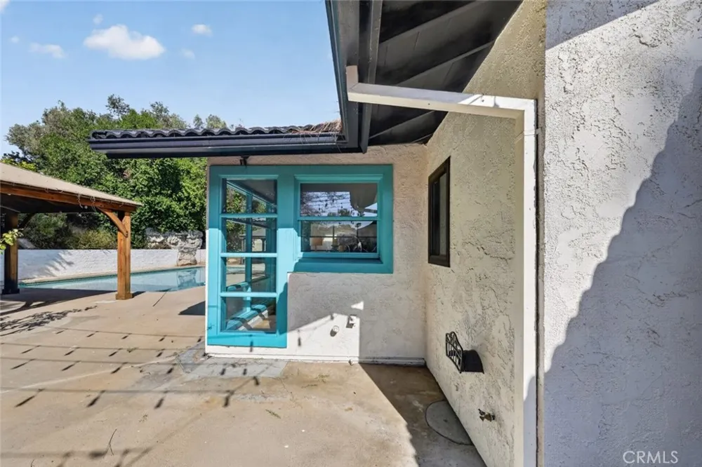 20001 Hiawatha Street Chatsworth, CA 91311
