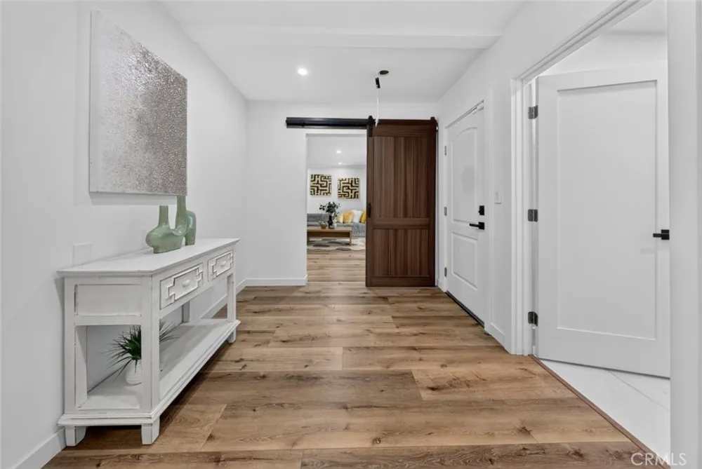 20001 Hiawatha Street Chatsworth, CA 91311
