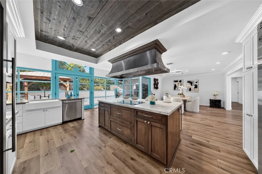 20001 Hiawatha Street Chatsworth, CA 91311