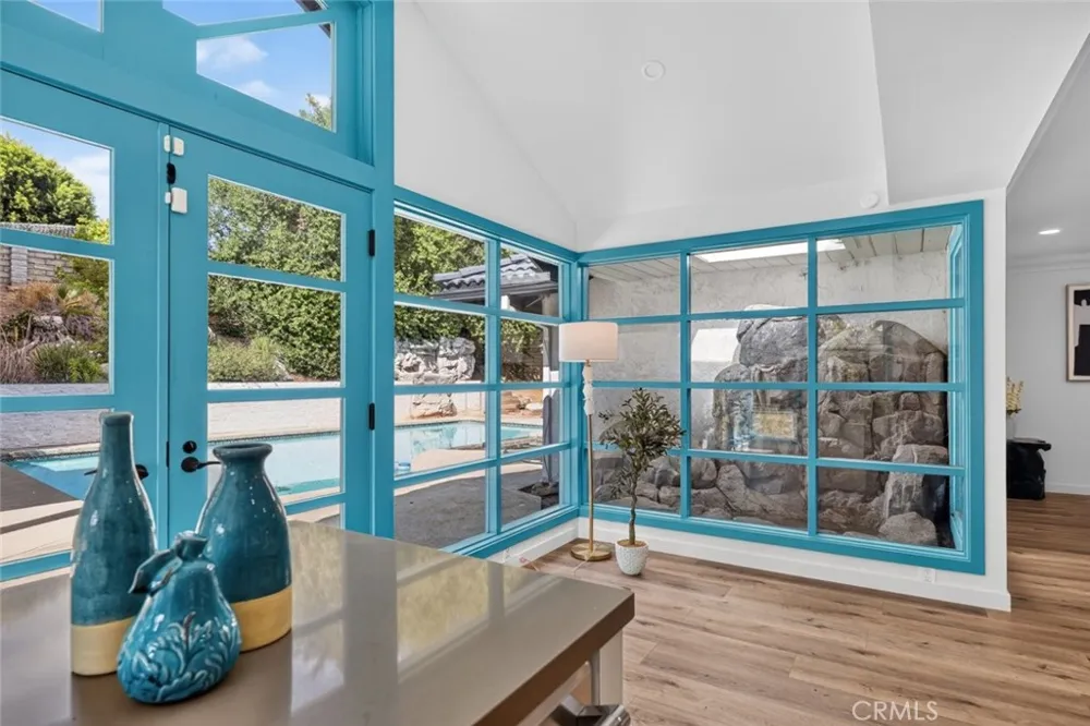 20001 Hiawatha Street Chatsworth, CA 91311