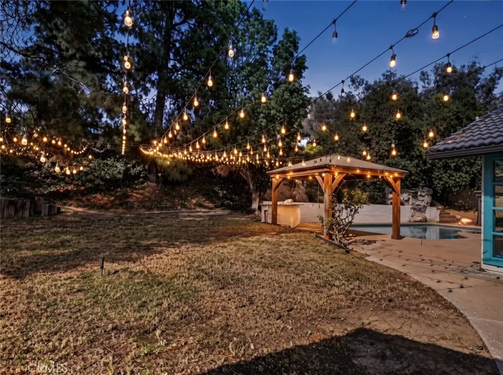 20001 Hiawatha Street Chatsworth, CA 91311