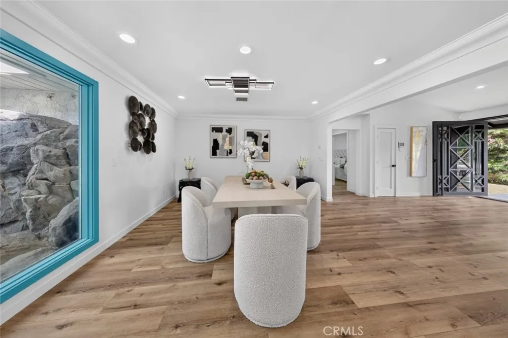20001 Hiawatha Street Chatsworth, CA 91311