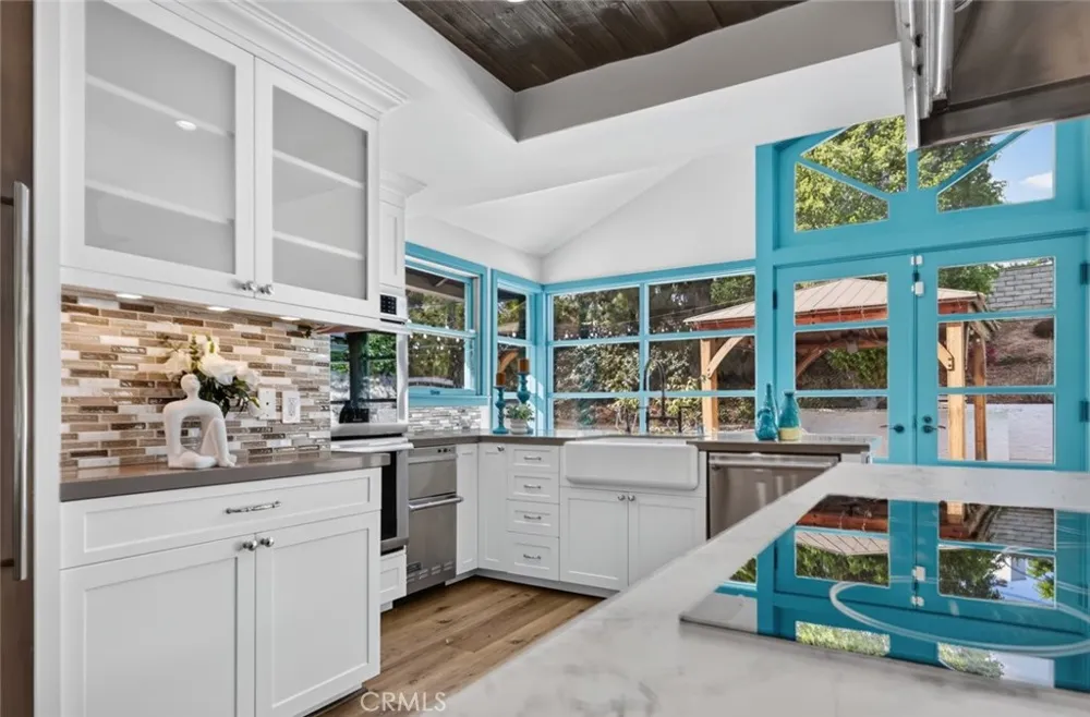 20001 Hiawatha Street Chatsworth, CA 91311
