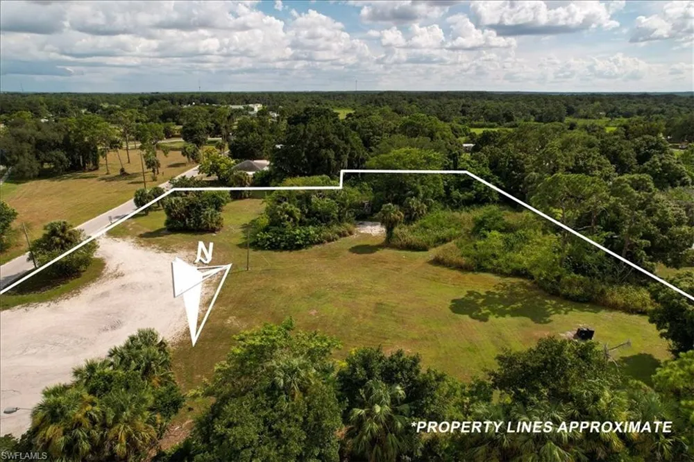 207 15th Street Immokalee, FL 34142