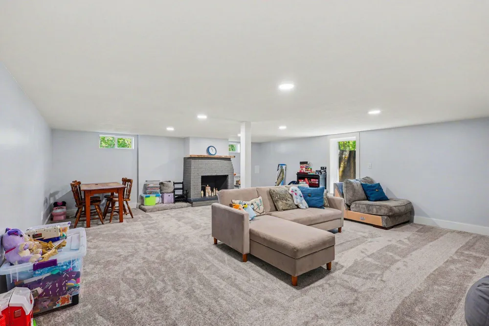 2932 S Maple Island Road Sullivan Township, MI 49451