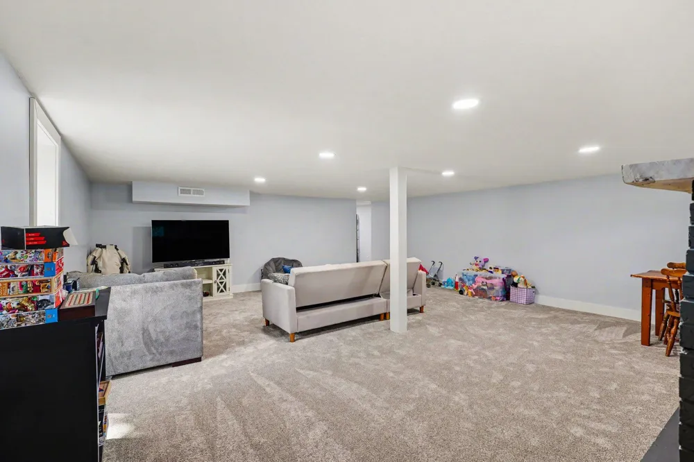 2932 S Maple Island Road Sullivan Township, MI 49451