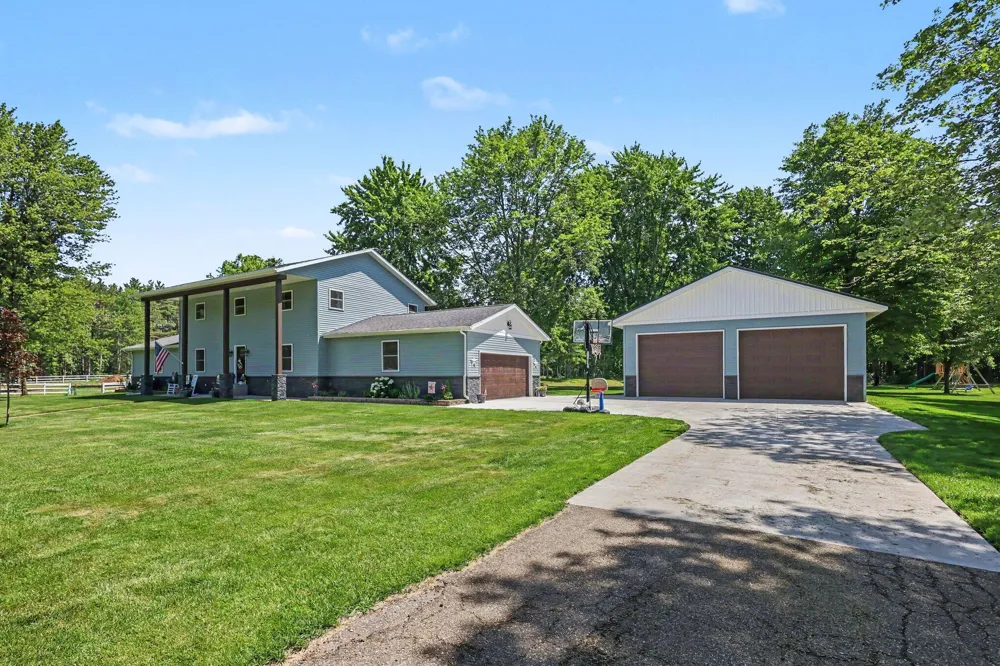2932 S Maple Island Road Sullivan Township, MI 49451