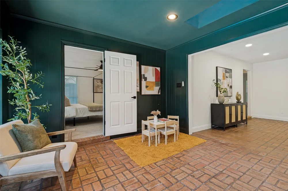 10830 Ferndale Road Dallas, TX 75238