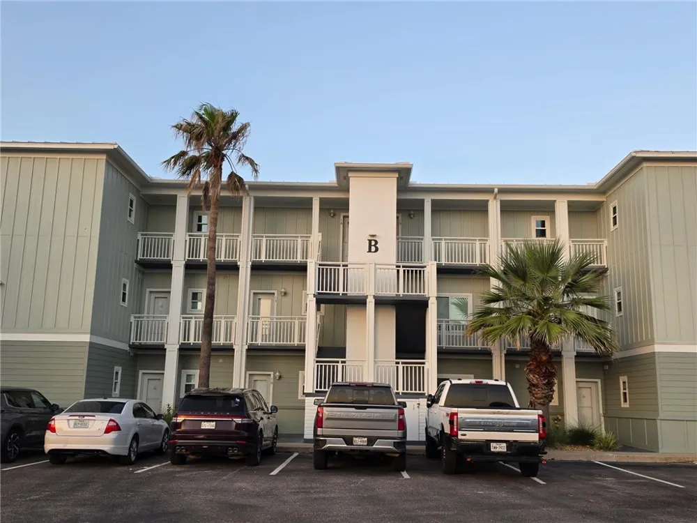 1107 S 11th Street #B12 Port Aransas, TX 78373