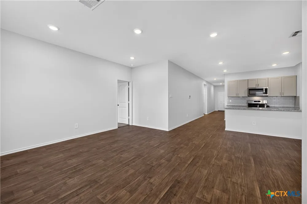 326 Richland Drive Lockhart, TX 78644