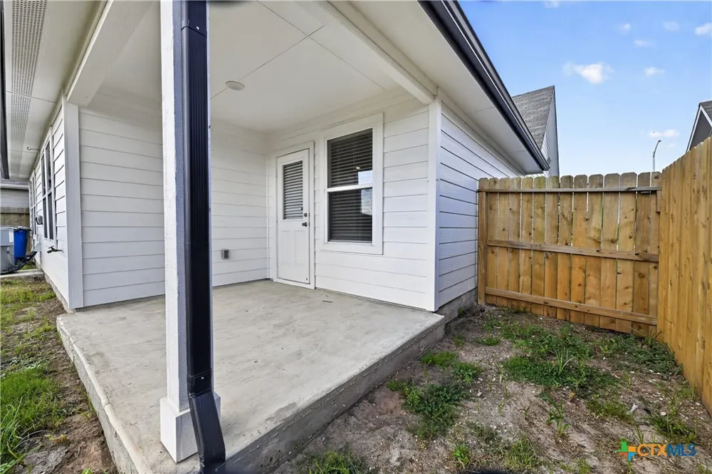 326 Richland Drive Lockhart, TX 78644