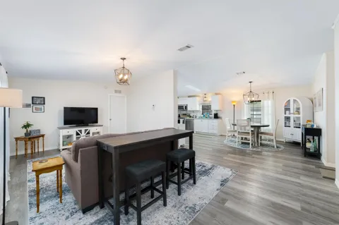 1637 SW 35th Circle