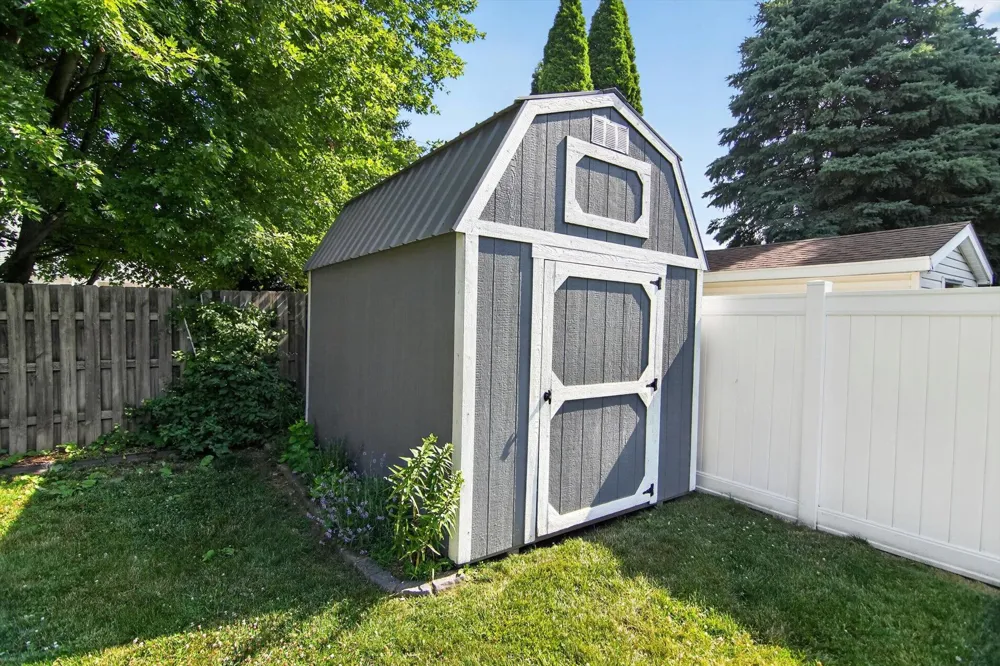 438 South Street Blissfield Township, MI 49228