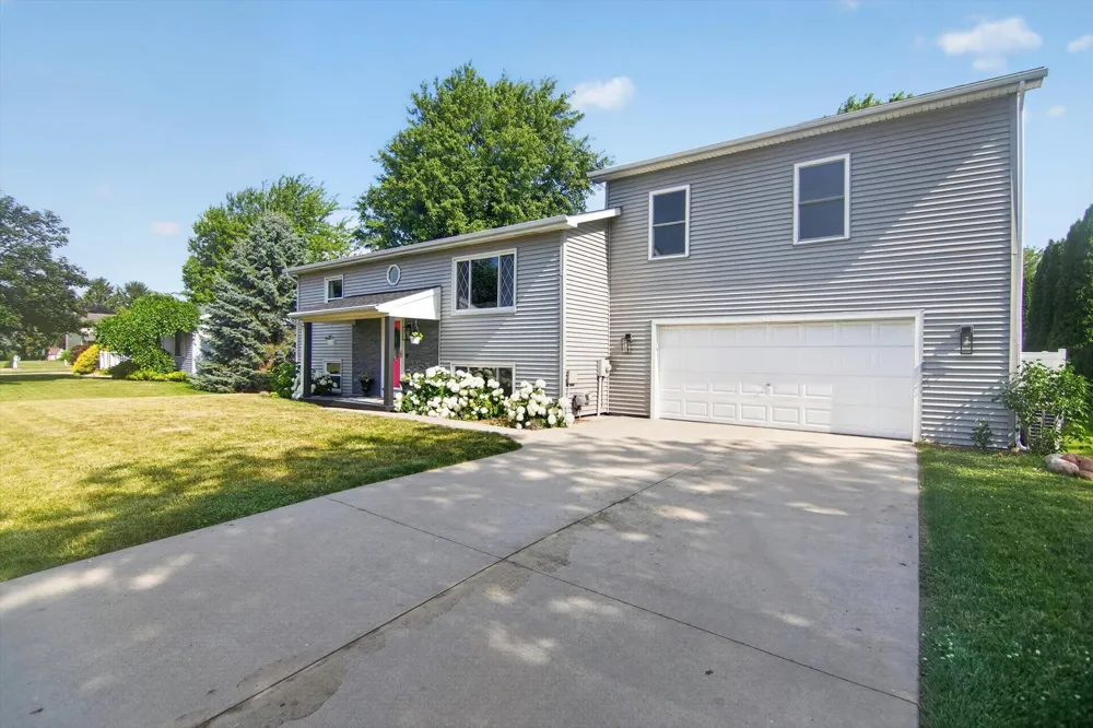 438 South Street Blissfield Township, MI 49228