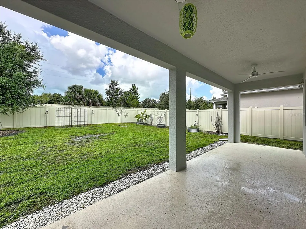 900 HONEY PETAL LANE Deland, FL 32720