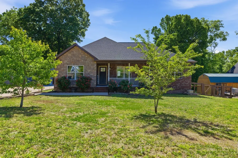 100 Mockingbird Ln Hartsville, TN 37074