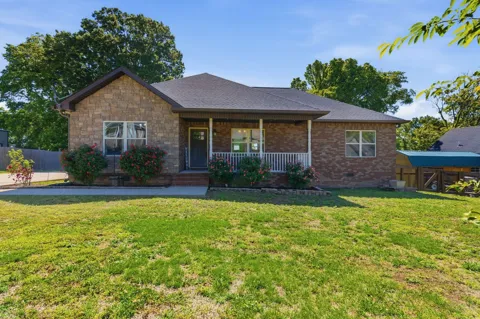 100 Mockingbird Ln