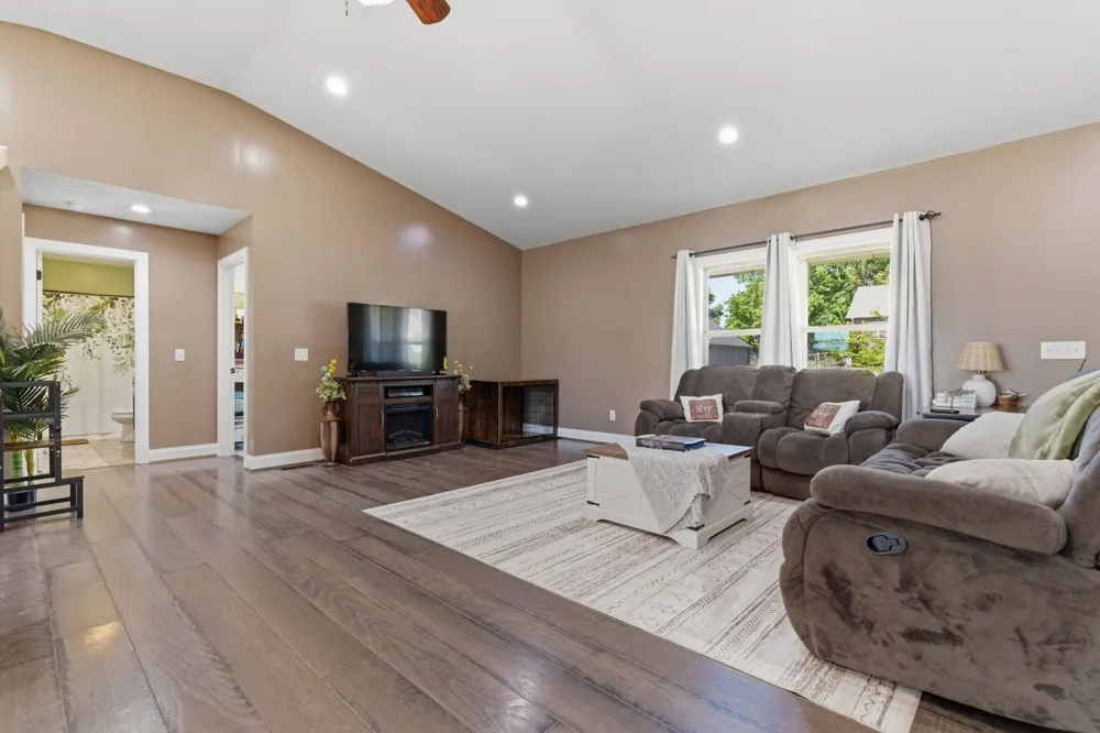 100 Mockingbird Ln Hartsville, TN 37074