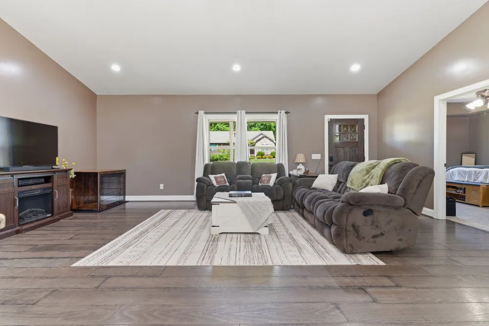 100 Mockingbird Ln Hartsville, TN 37074