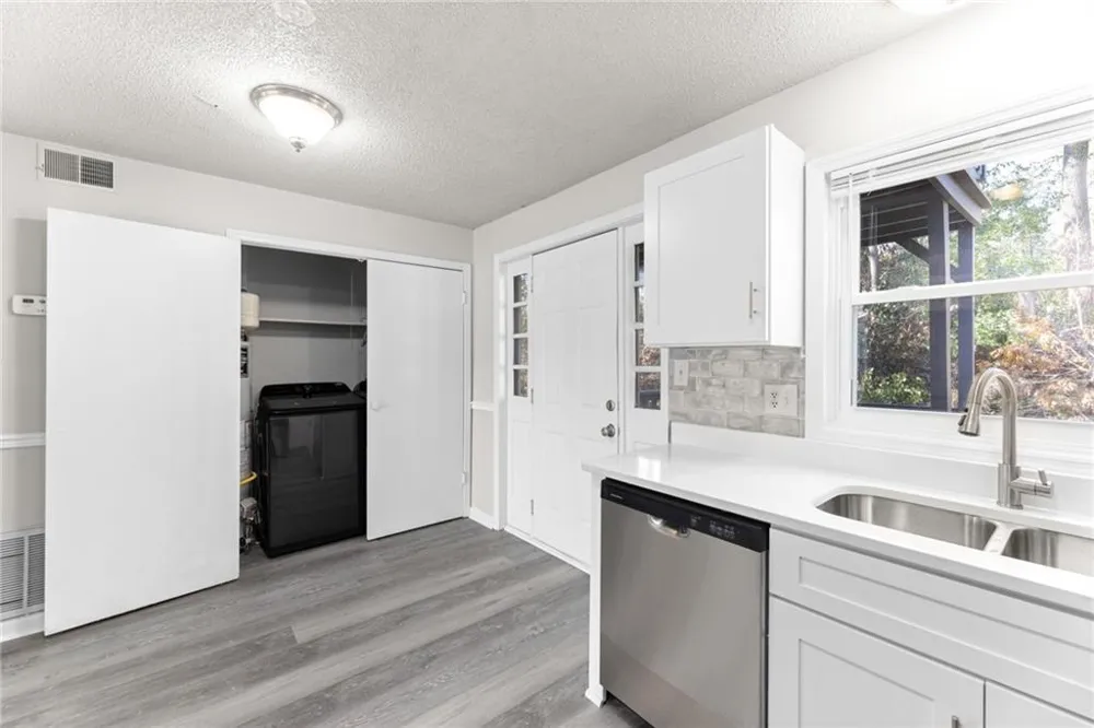 121 Mark Twain Circle Athens, GA 30605