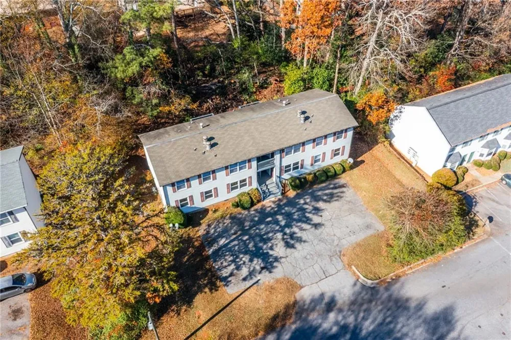 121 Mark Twain Circle Athens, GA 30605