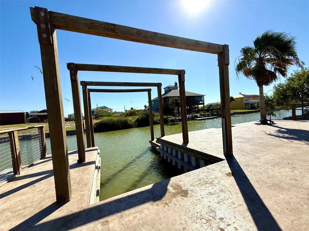 127 Copano Cove Road Rockport, TX 78382