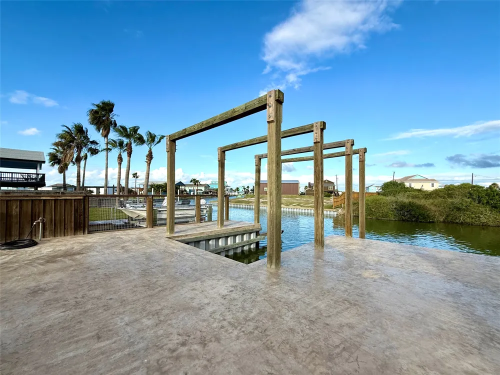 127 Copano Cove Road Rockport, TX 78382