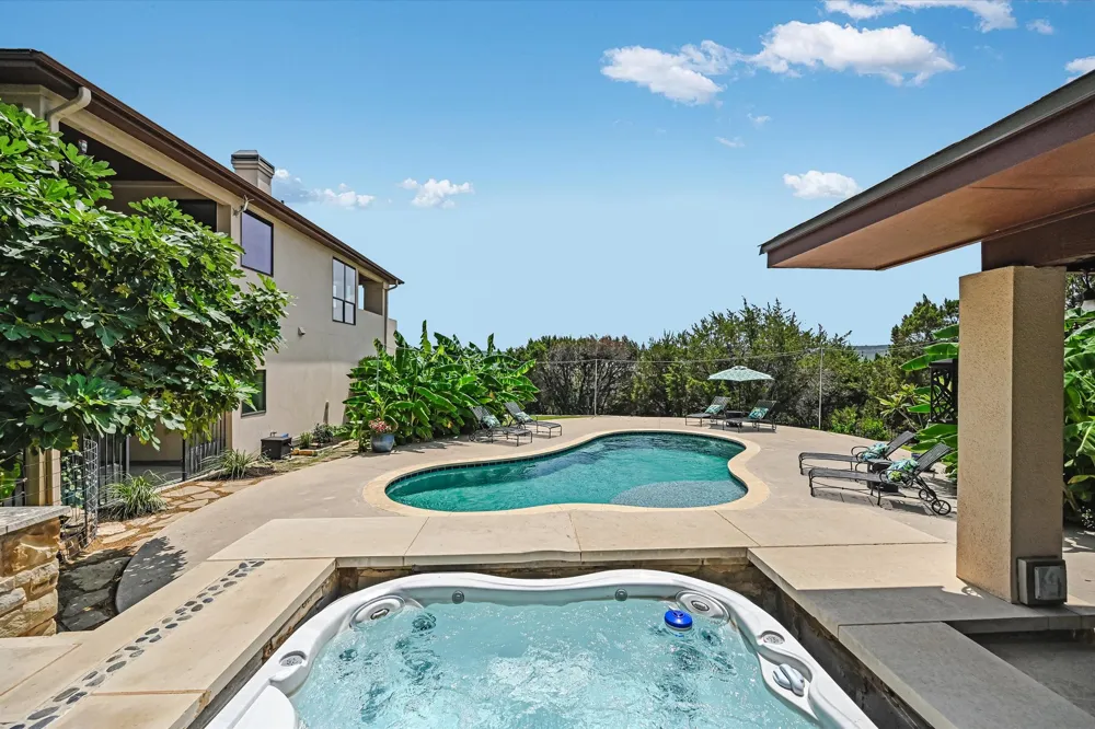 17309 Northlake Hills Drive Jonestown, TX 78645