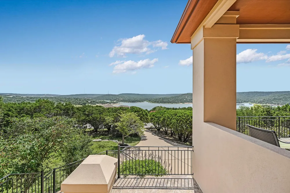 17309 Northlake Hills Drive Jonestown, TX 78645