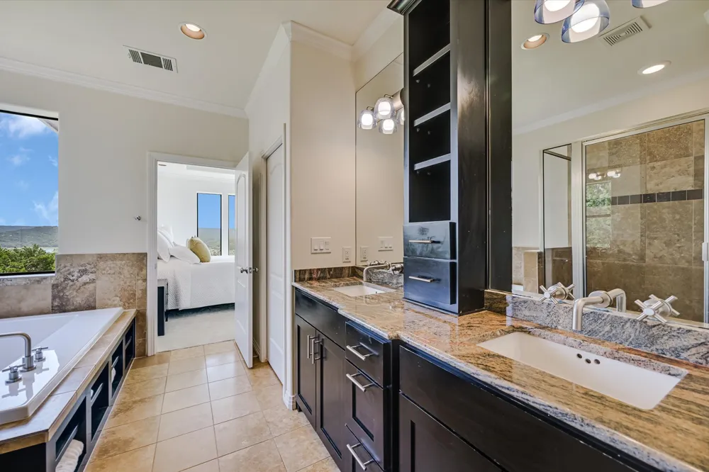 17309 Northlake Hills Drive Jonestown, TX 78645