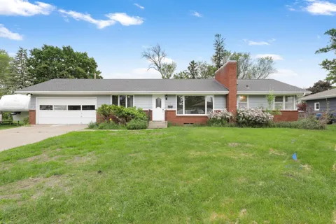 561 Bennett Drive NE
