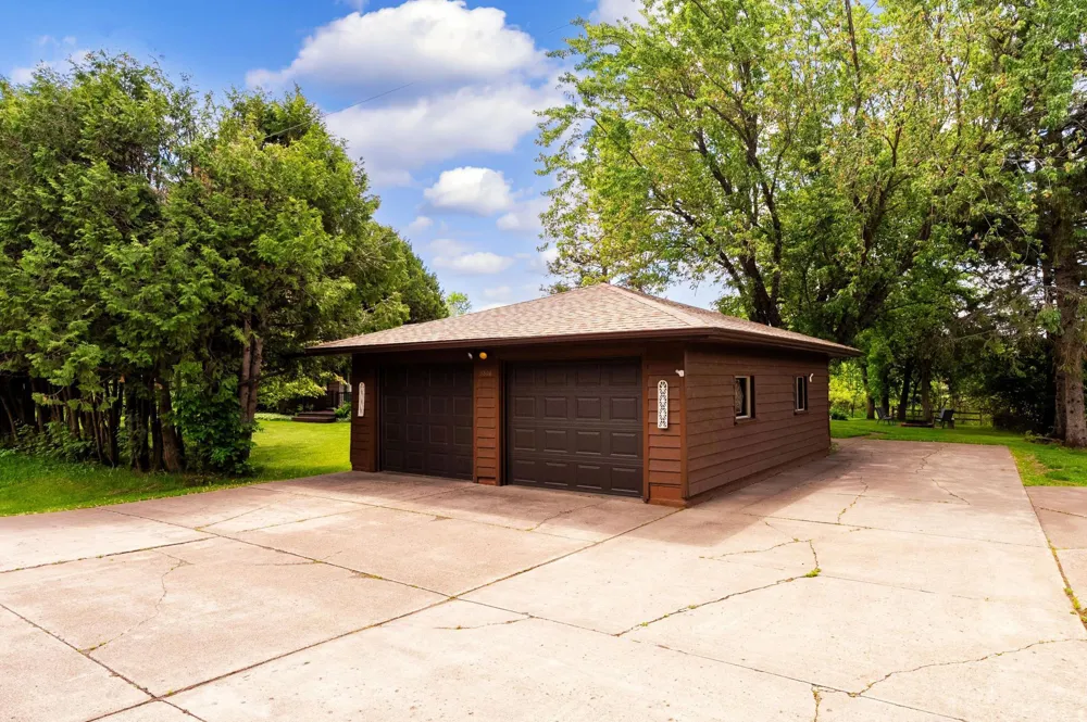 5506 W Arrowhead Road Hermantown, MN 55811