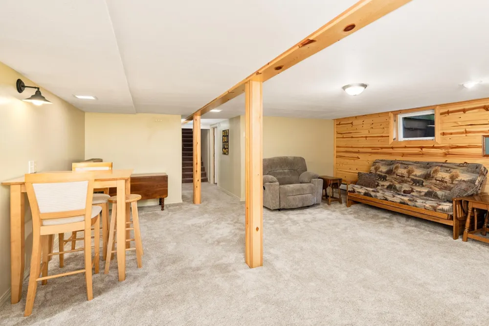 5506 W Arrowhead Road Hermantown, MN 55811