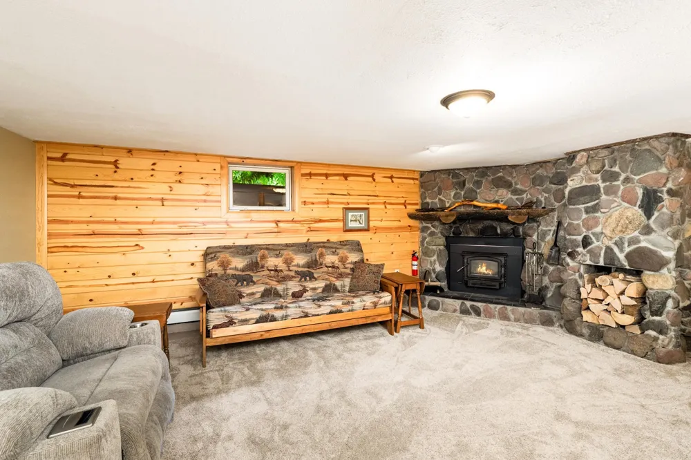 5506 W Arrowhead Road Hermantown, MN 55811