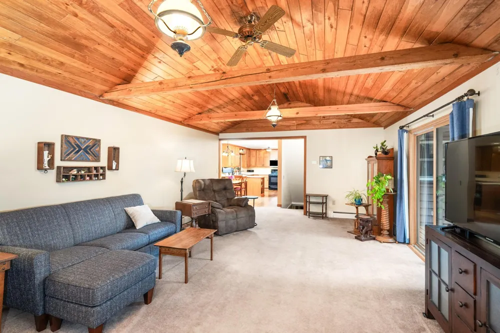 5506 W Arrowhead Road Hermantown, MN 55811