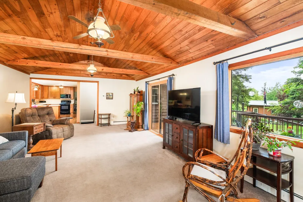 5506 W Arrowhead Road Hermantown, MN 55811