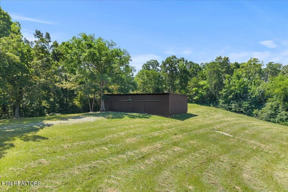 910 Reagan Valley Road Tellico Plains, TN 37385
