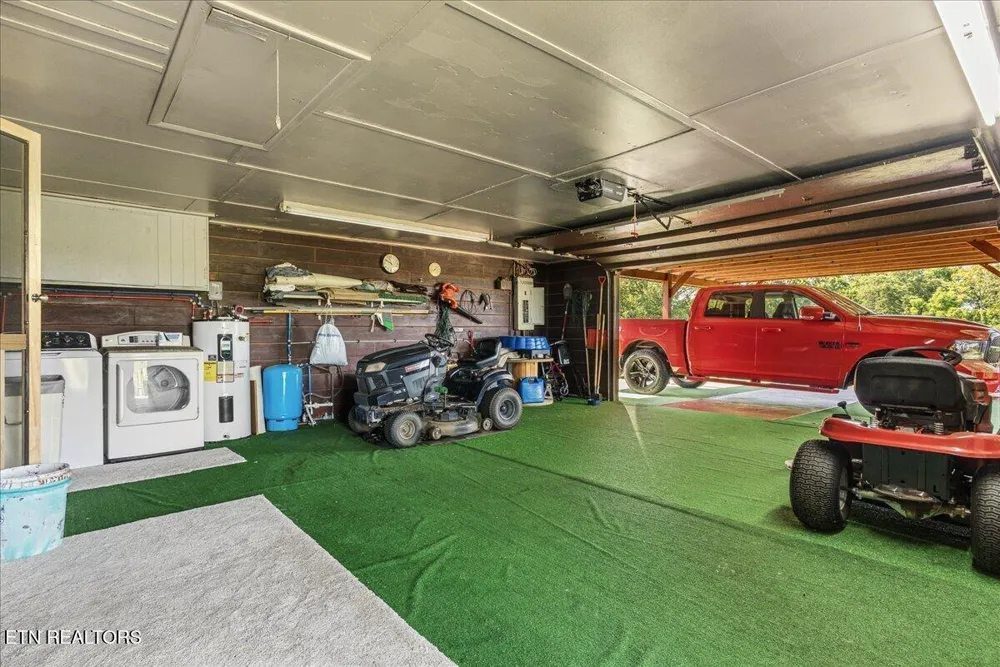 910 Reagan Valley Road Tellico Plains, TN 37385