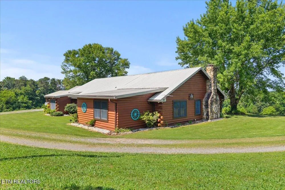 910 Reagan Valley Road Tellico Plains, TN 37385