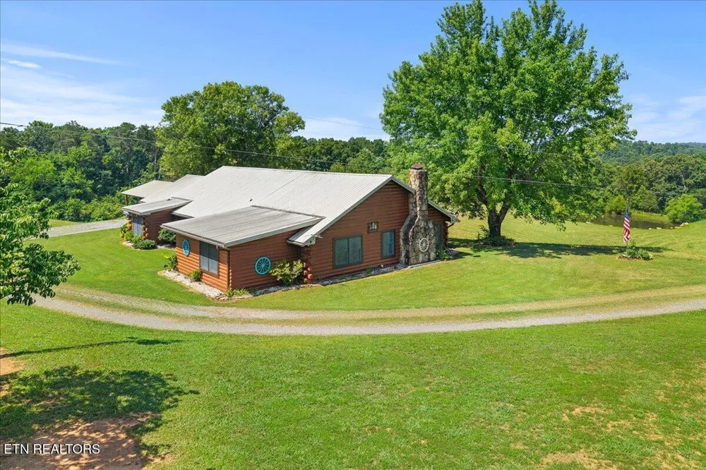 910 Reagan Valley Road Tellico Plains, TN 37385