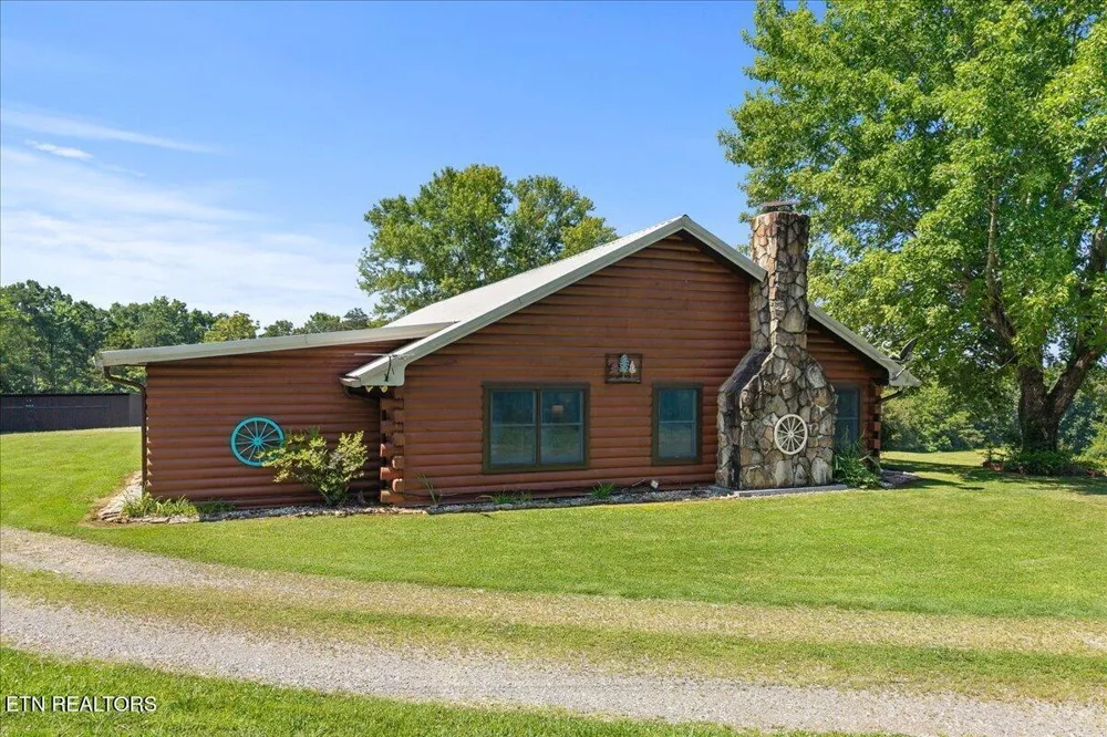 910 Reagan Valley Road Tellico Plains, TN 37385