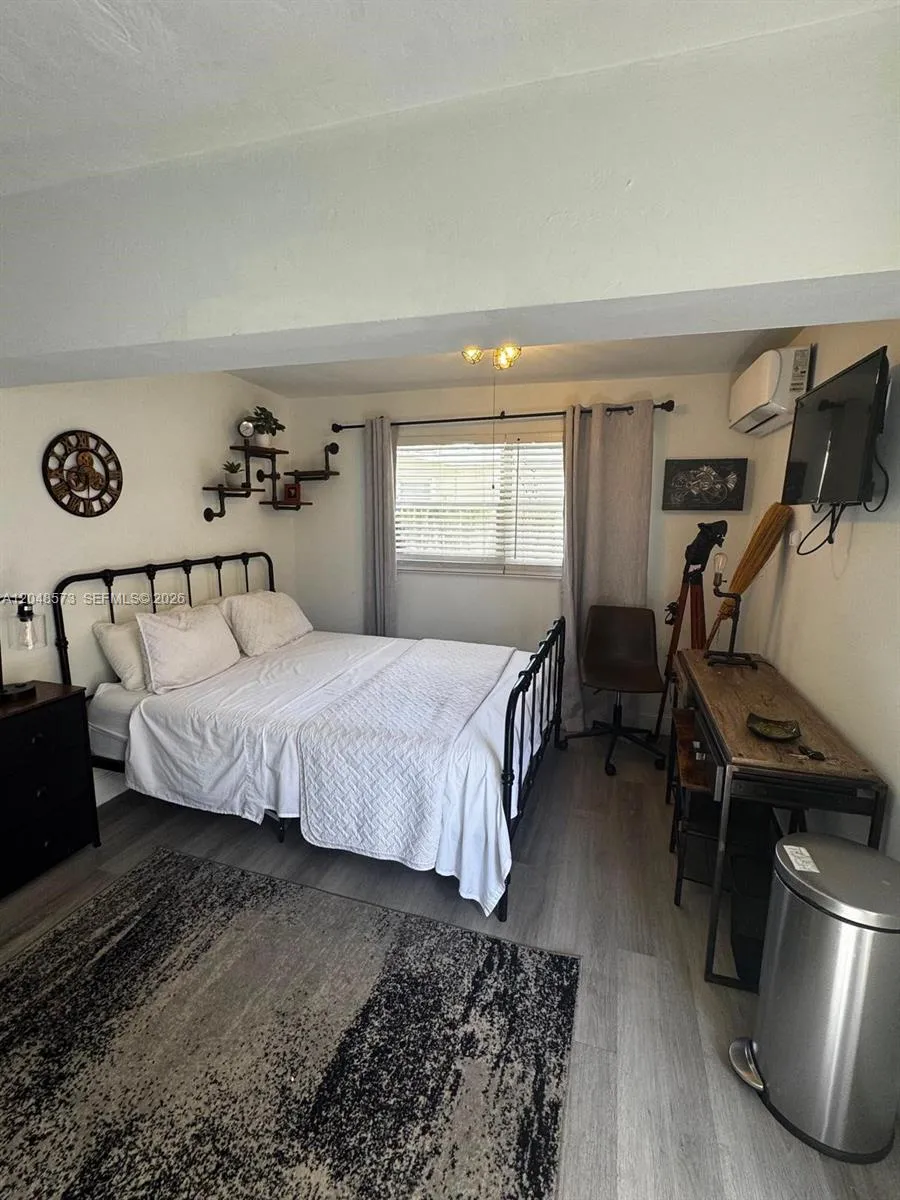 2032 NE 26th St #3 Wilton Manors, FL 33305