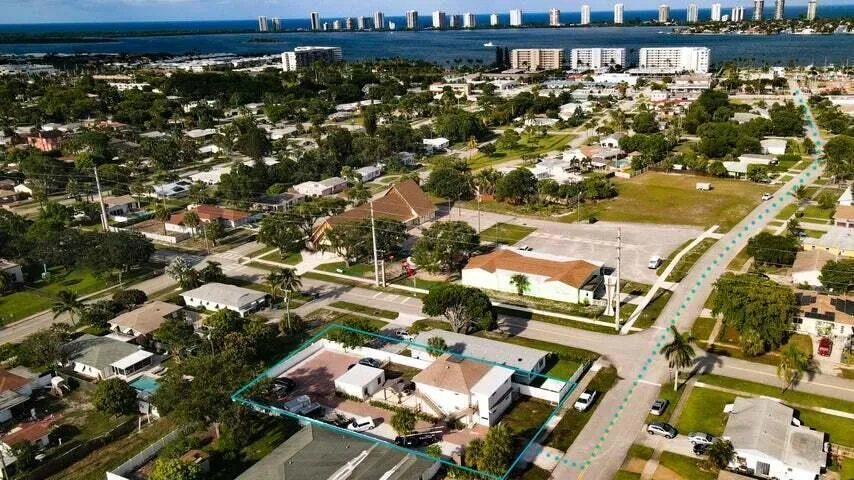 305 Cypress Drive #1 Lake Park, FL 33403