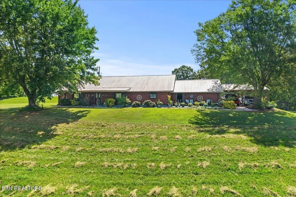 910 Reagan Valley Road Tellico Plains, TN 37385