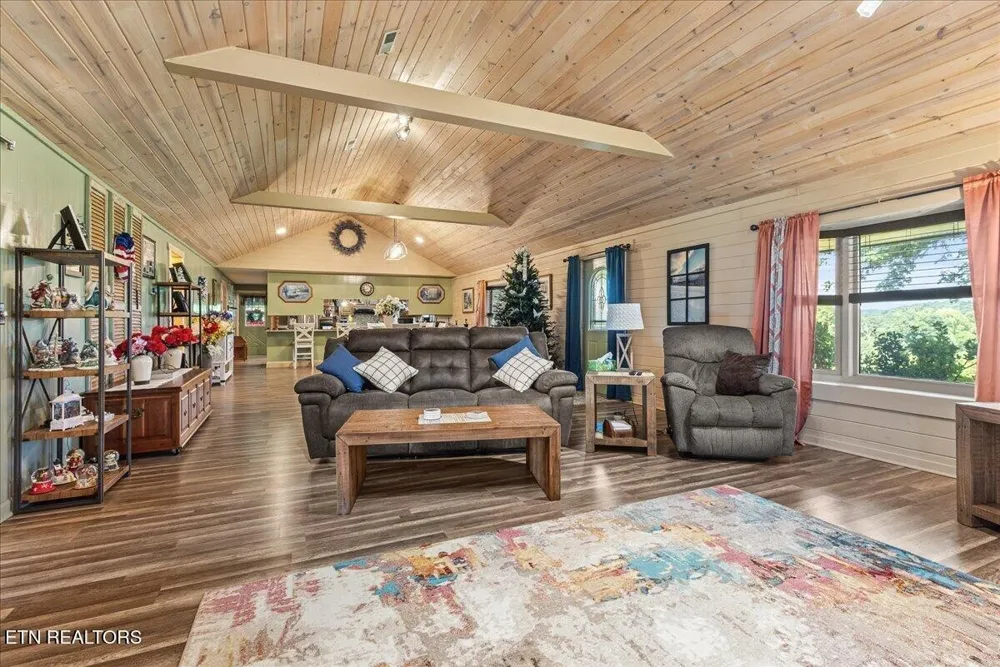 910 Reagan Valley Road Tellico Plains, TN 37385