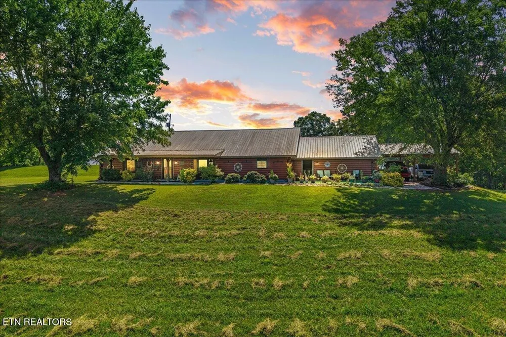 910 Reagan Valley Road Tellico Plains, TN 37385
