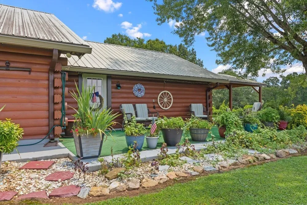 910 Reagan Valley Road Tellico Plains, TN 37385