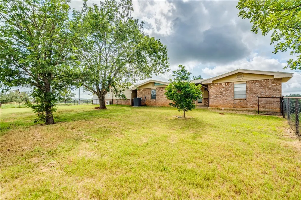 595 Cardinal Road Rosanky, TX 78953